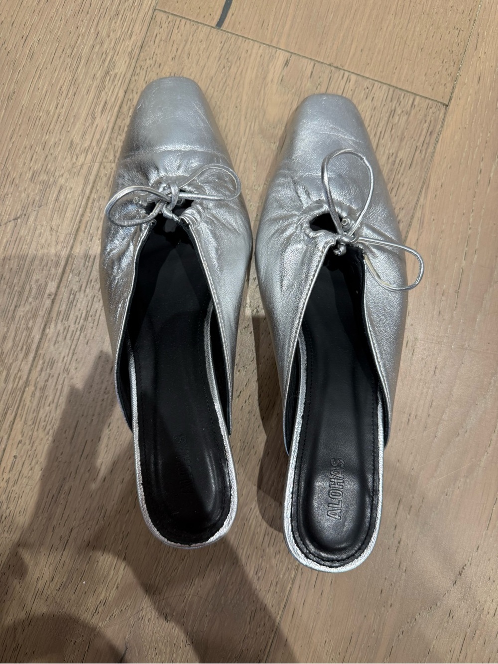 ALOHAS Metallic Silver Square-Toe Mule with Bow